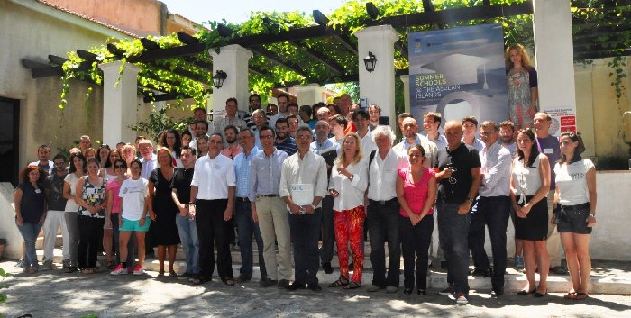 The traditional family portrait at Samos 2013 (last year I was hidden at the back, this year only Vangelis Karkaletsis is between me and organiser Yannis Charalabidis)